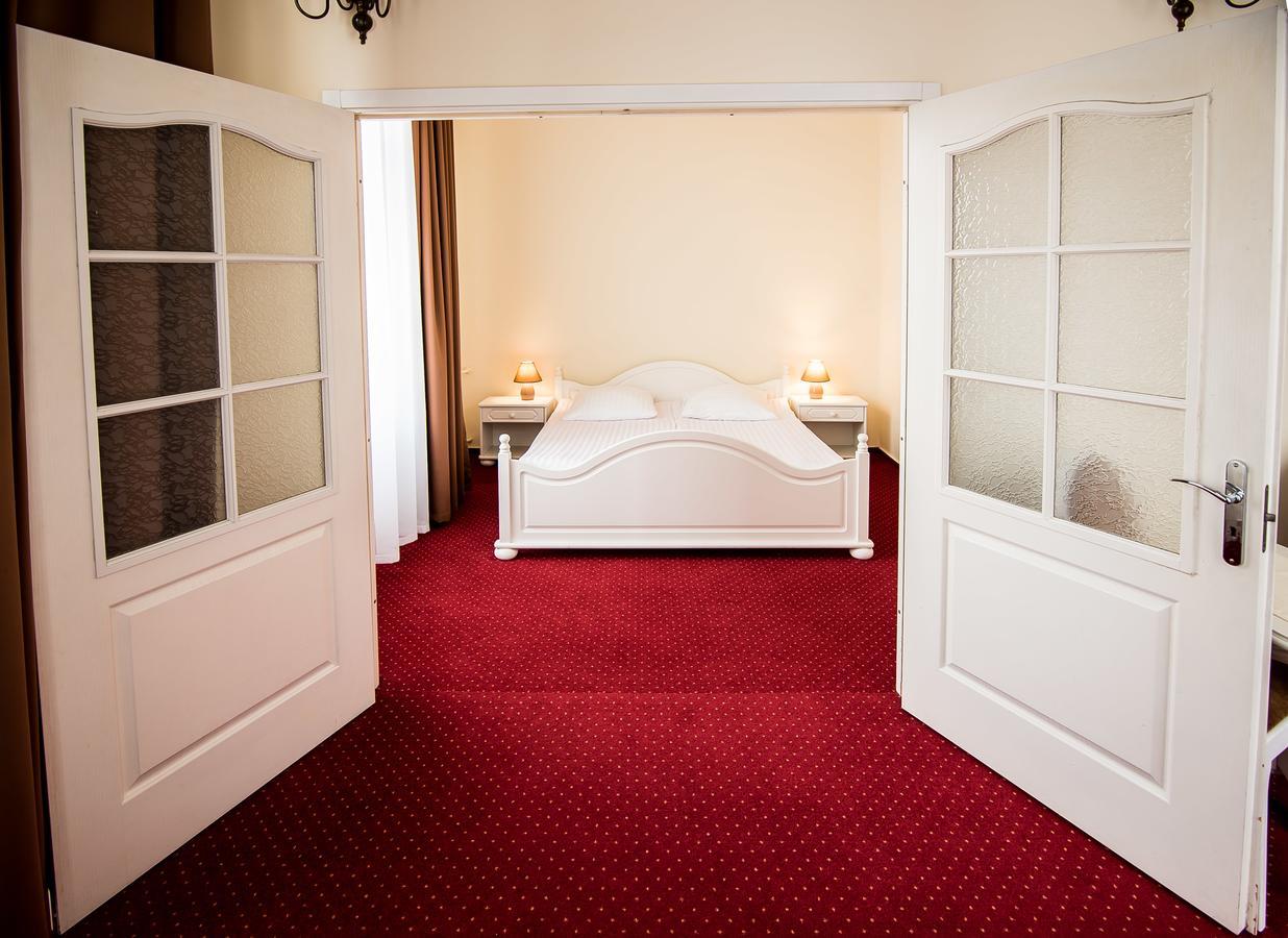 Hotel Piast Slupsk Bagian luar foto