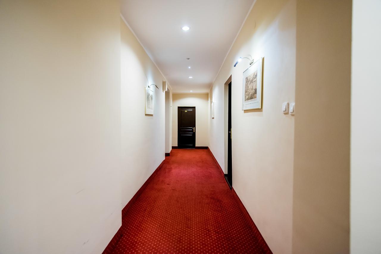 Hotel Piast Slupsk Bagian luar foto